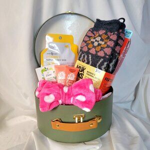 Luxury Self-Care & Cozy Comfort Gift Set ~ Muk Luks 2 Pair of Thermal Socks